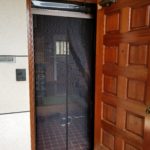 玄関網戸リフォームの施工後