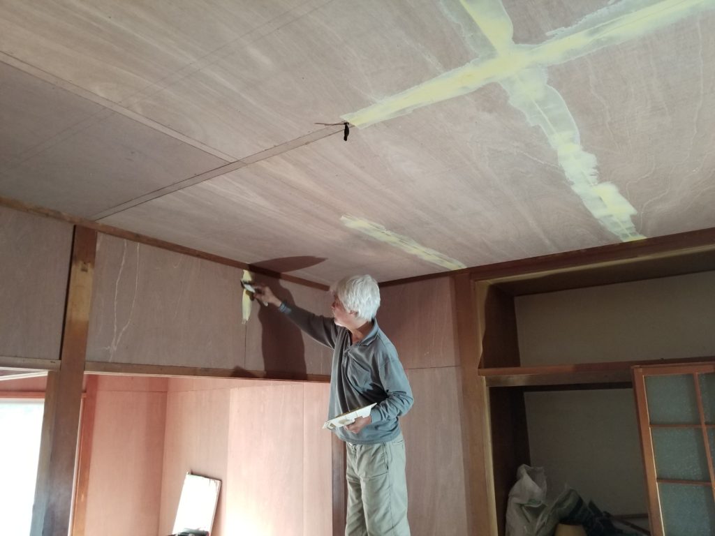 和室リフォームの天井、壁の施工中