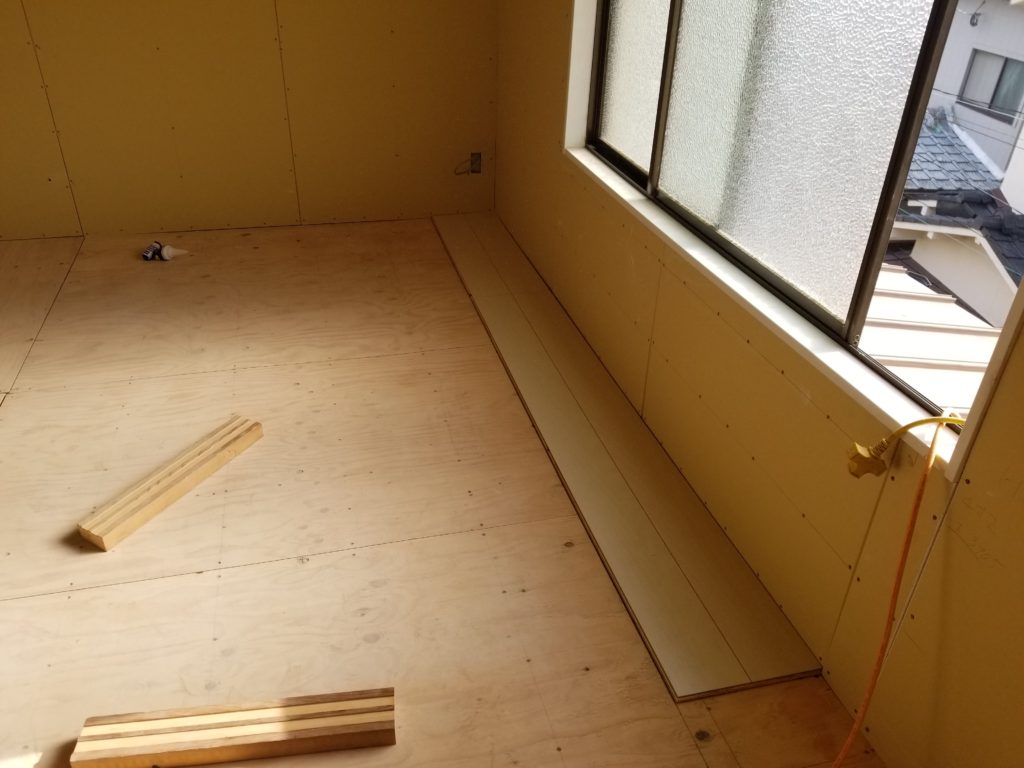 長崎市戸建ての和室リフォームの床の施工中
