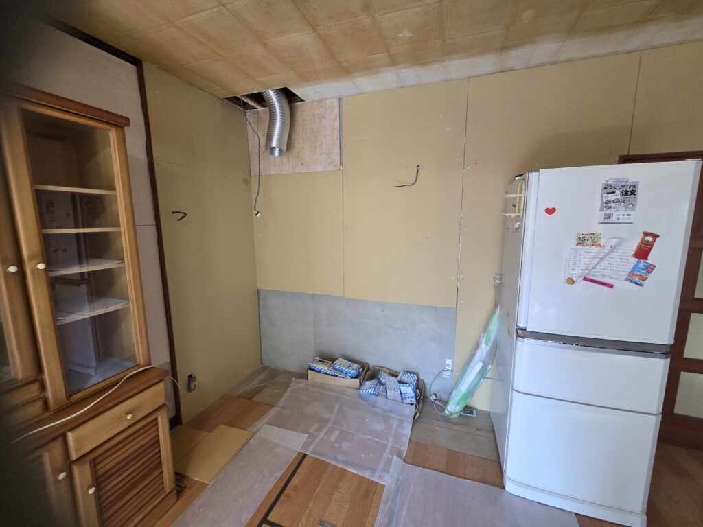 キッチン解体後