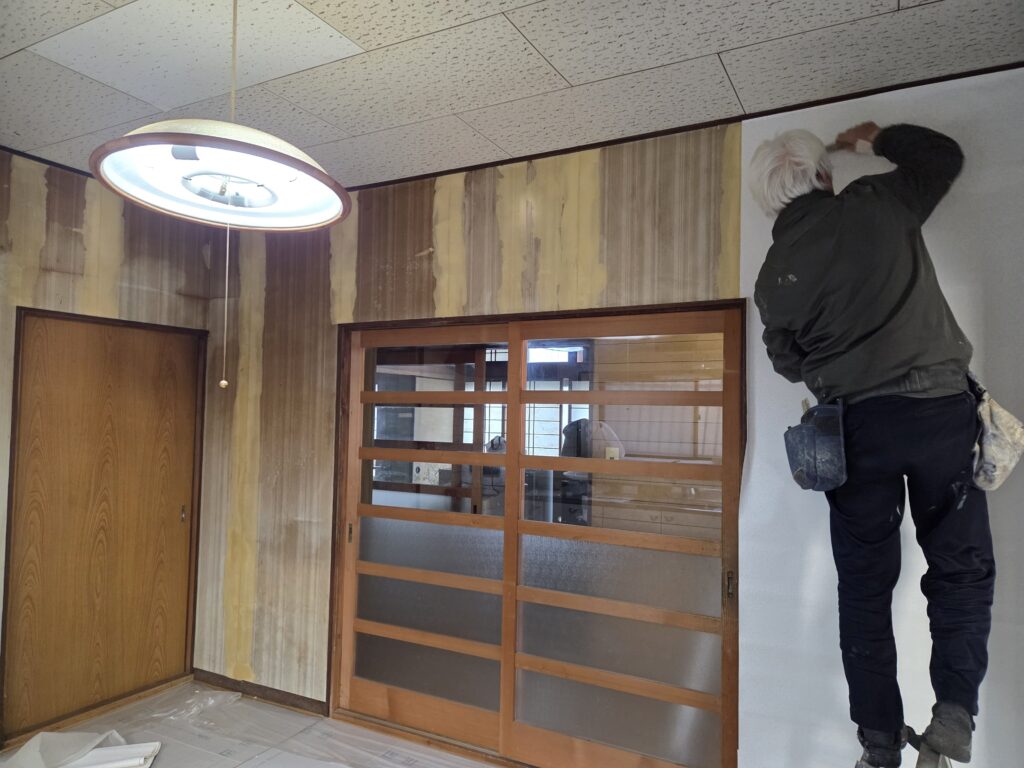 壁のリフォーム中