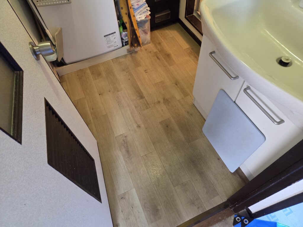 洗面所の段差解消前